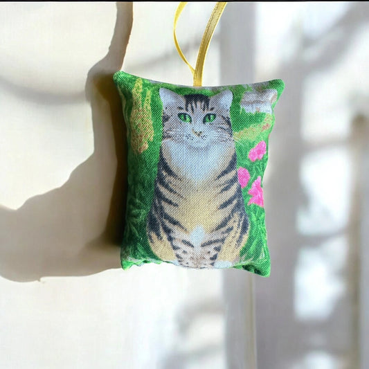 Handmade Cat-Themed Balsam Pomander – Eco-Friendly Hanging Ornament