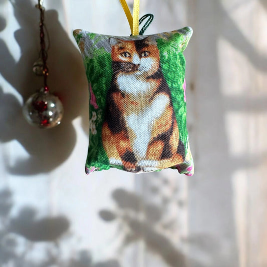 Cat Print Balsam-Filled Hanging Pomander – Natural Scented Home Décor